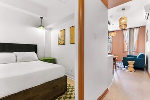 1 slaapkamer, een strijkplank/strijkijzer, wifi, beddengoed