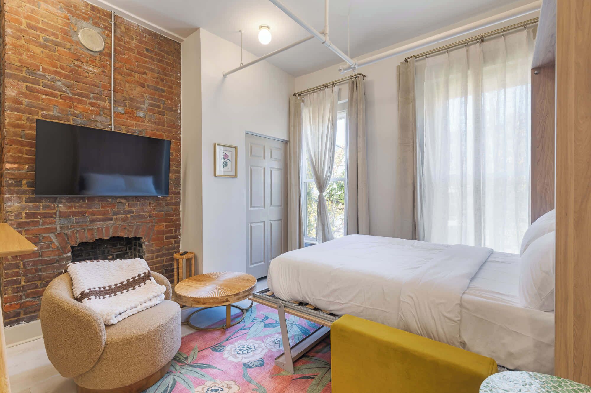 1 habitación, tabla de planchar con plancha, wifi y ropa de cama 