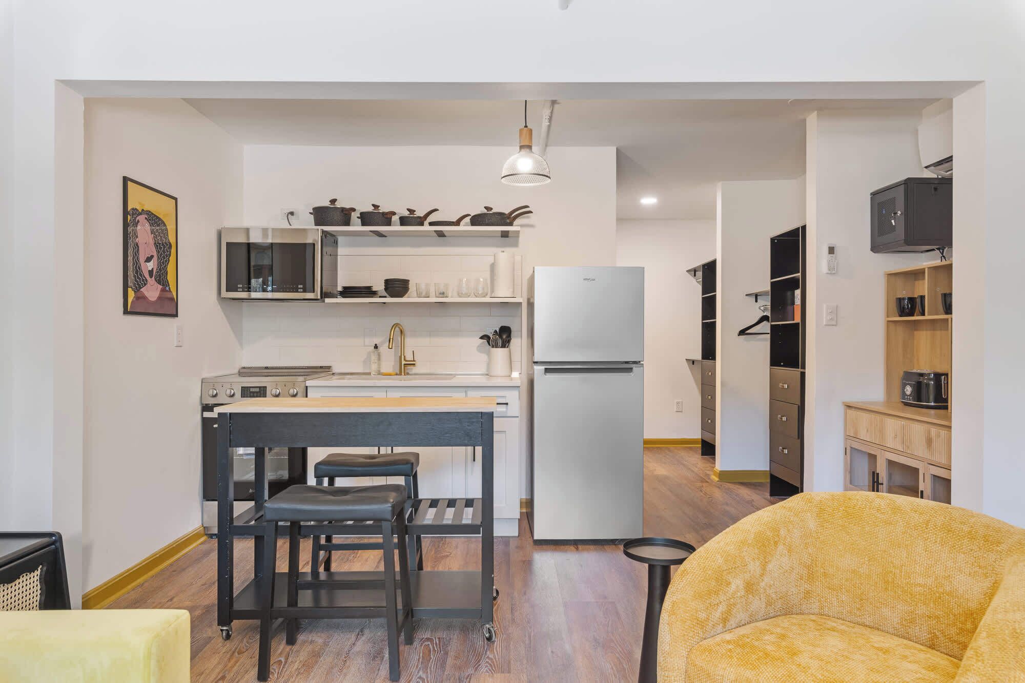 冰箱、微波炉、烤箱、炉灶