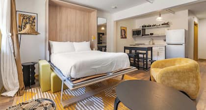 Sol â Bright & Cheerful Bachelor Suite in NULU