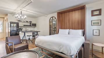 1 slaapkamer, een strijkplank/strijkijzer, wifi, beddengoed