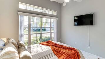 House (5 Bedrooms) | Interior