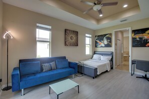 Apartment (0 Bedroom) | Interior