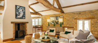 Stunning 4BD Family Home Near Banbury