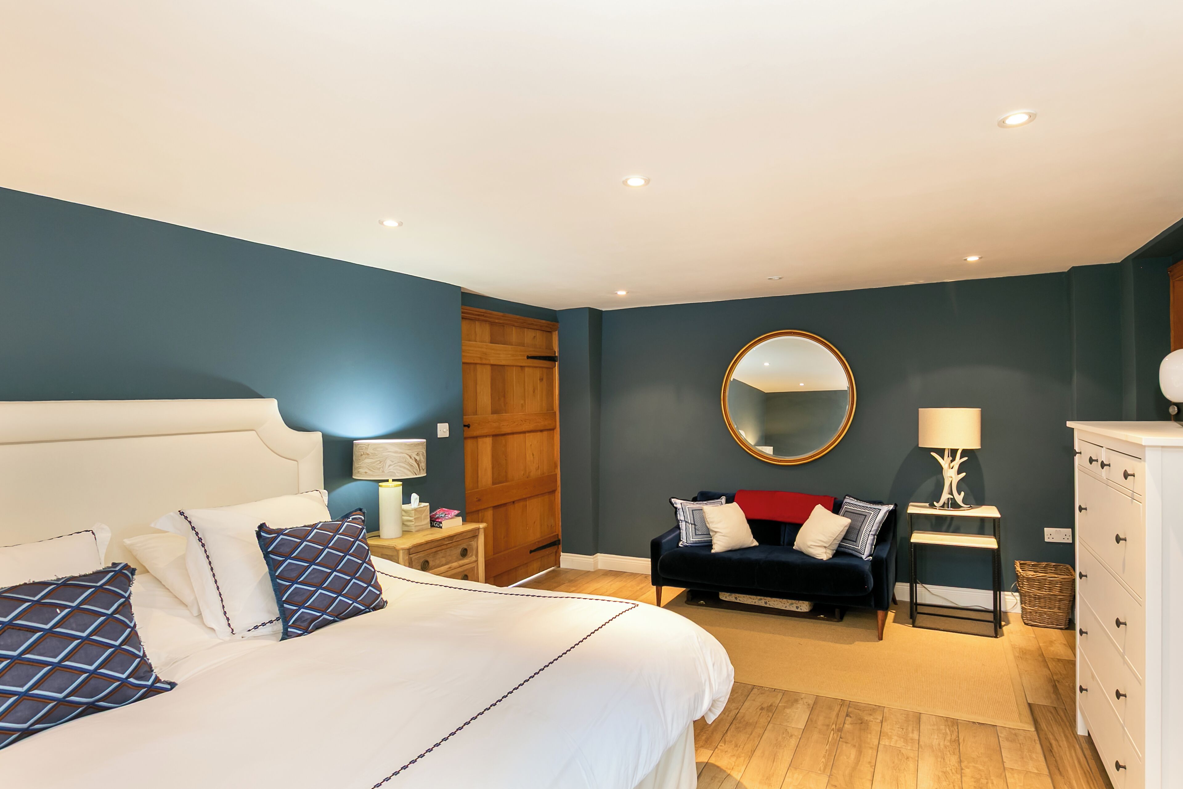 Bàn ủi/dụng cụ ủi quần áo, truy cập Internet không dây miễn phí 