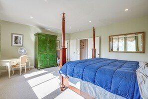 House (3 Bedrooms) | Interior - Mtn Views & Hot Tub: 4,300-sq-ft Oakland Retreat (Oakland)