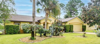 5 Mi to Beaches: Family Getaway in Palm Coast!