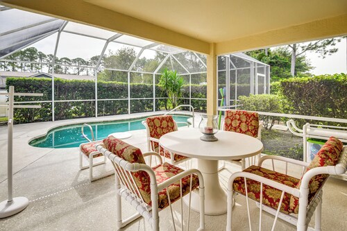 5 Mi to Beaches: Family Getaway in Palm Coast!