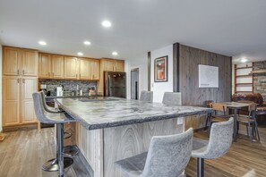 Interior - Grand Family Home w/ Deck & Trail Access in Fraser (Fraser)