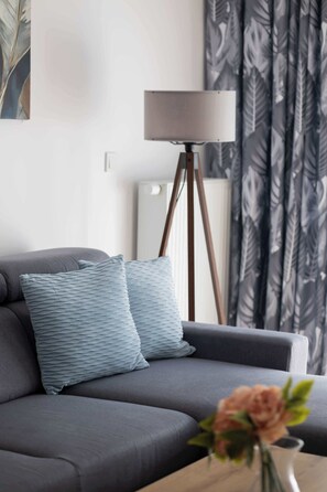 テレビ、書斎 / ワークスペース