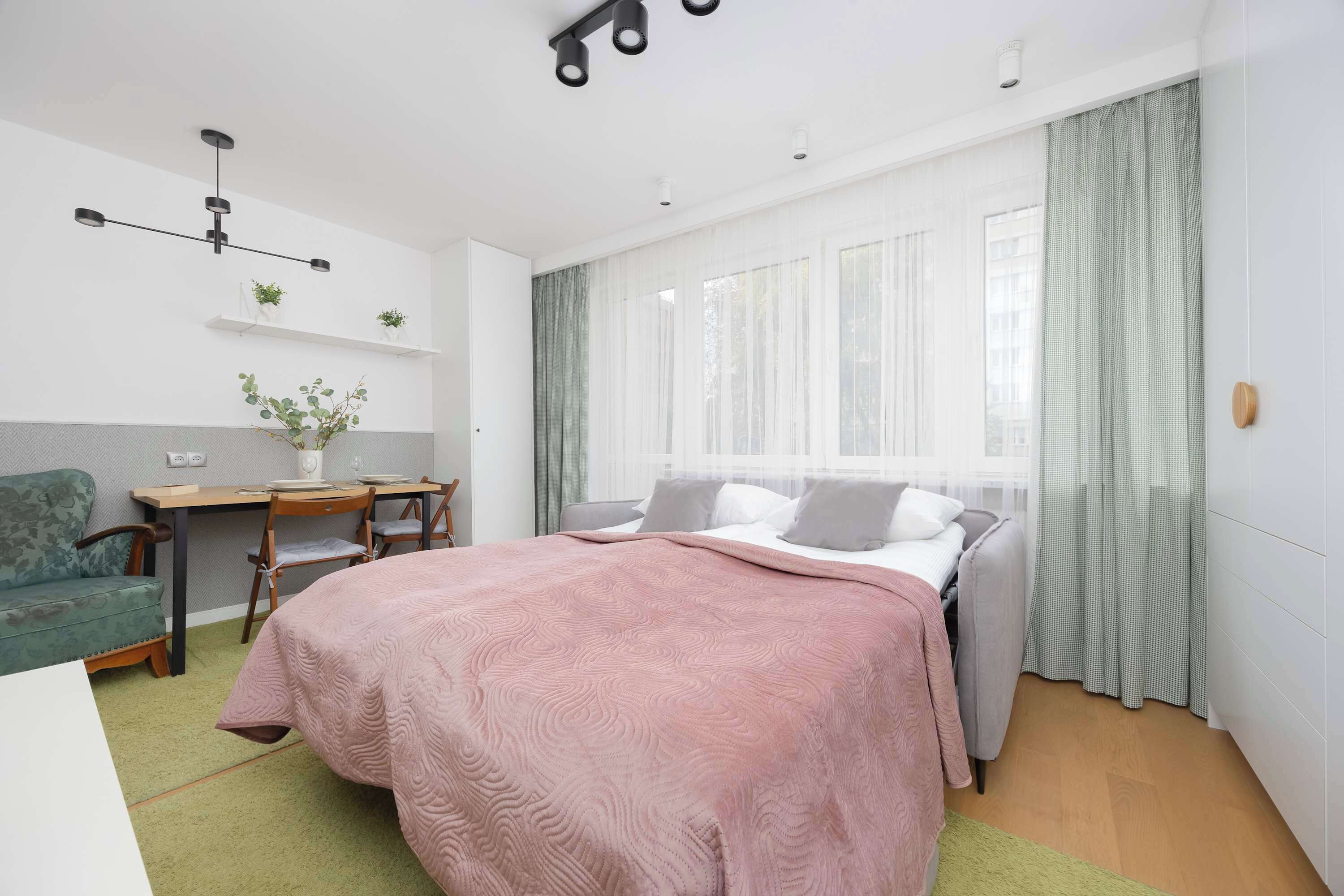 Bügeleisen/Bügelbrett, Reisekinderbett, WLAN, Bettwäsche