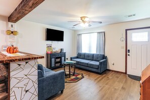House (3 Bedrooms) | Interior - Game Day Getaway! Home w/ Yard, 4 Mi to Ole Miss (Oxford)