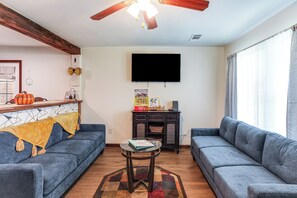 Interior - Game Day Getaway! Home w/ Yard, 4 Mi to Ole Miss (Oxford)