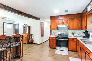 Interior - Game Day Getaway! Home w/ Yard, 4 Mi to Ole Miss (Oxford)