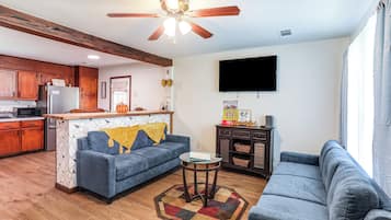 Rumah (3 Bedrooms) | Bagian depan properti