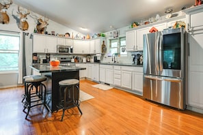 House (5 Bedrooms) | Interior - Pet Friendly Cabin w/ Hot Tub: 5 mi to River (Wisconsin Dells)