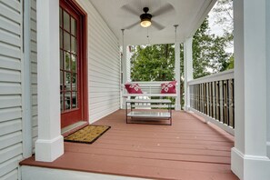 House (2 Bedrooms) | Interior - Home 2 Mi to Shenandoah Nat'l Park & Skyline Drive (Front Royal)