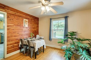 Interior - Home 2 Mi to Shenandoah Nat'l Park & Skyline Drive (Front Royal)