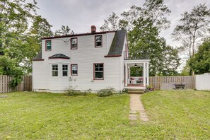 House (2 Bedrooms) | Interior - Home 2 Mi to Shenandoah Nat'l Park & Skyline Drive (Front Royal)