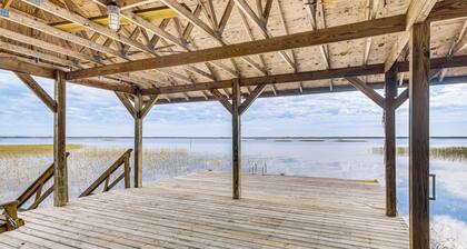 Fish, Swim & Grill: Lakefront Carolina Home!