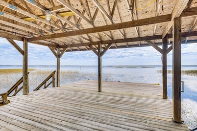 Fish, Swim & Grill: Lakefront Carolina Home!