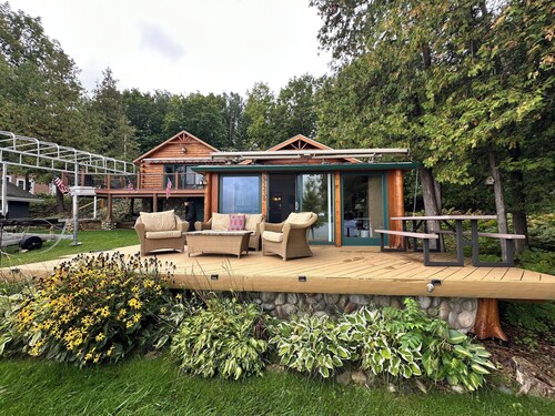 Waterfront 1-Bed Hideaway