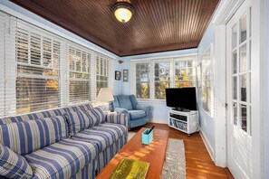 TV, DVD player, stereo, offices