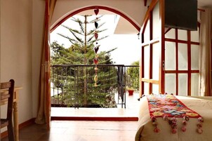 Standard Room | Desk, laptop workspace, free WiFi, bed sheets