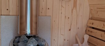 NEW! Luxury cottage with sauna and hot tub, 6p