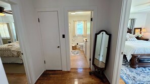 2 bedrooms, desk, iron/ironing board, travel crib