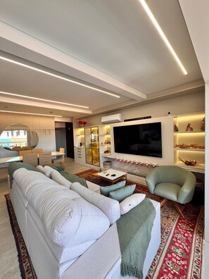 Téléviseur connecté, foyer