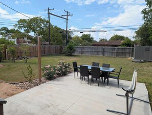 تناول الطعام بالخارج