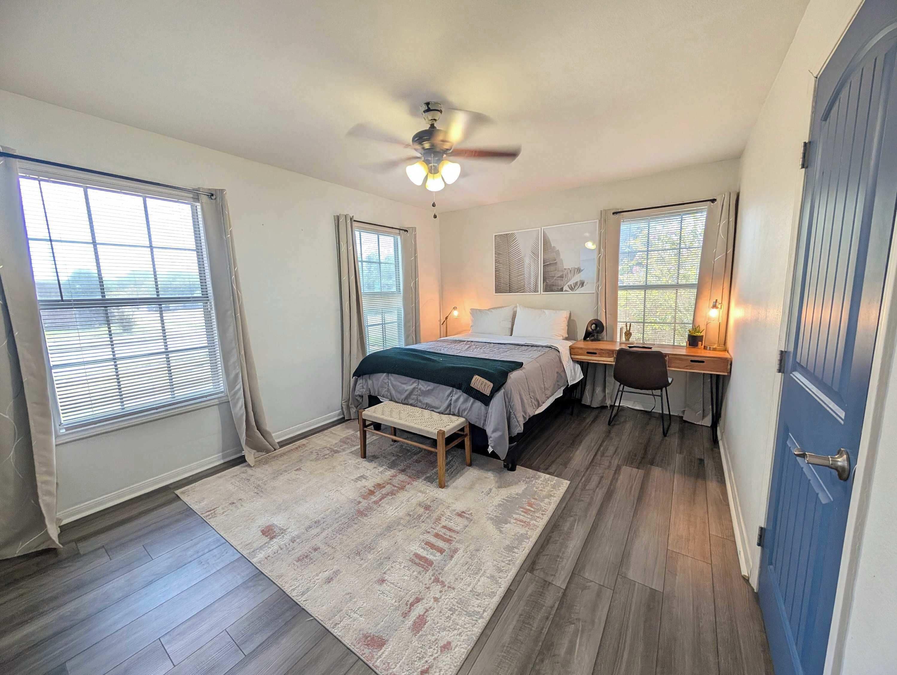 2 sovrum, skrivbord, strykjärn/strykbräda och wi-fi