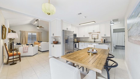 Interior. Storywood Beach Cottage 502–Quiet Setting–Sleeps 9