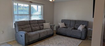 Pleasant 3-bedroom house with AC in Martinsburg