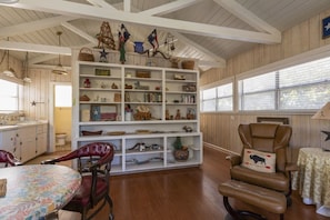 Interior - Bluebird Hill with Star Suite 5 Bedroom Home (Uvalde)