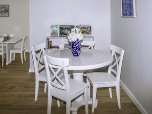 Villa, 4 Bedrooms | Dining