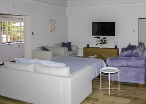 Villa, 4 Bedrooms | Interior