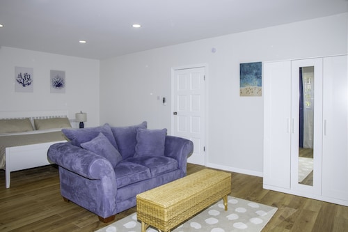 Hello Summer! 4 Bedroom Villa