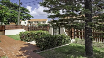 Villa, 2 Bedrooms | Property grounds