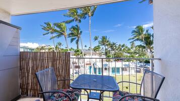 Condo, 1 Bedroom | Outdoor dining