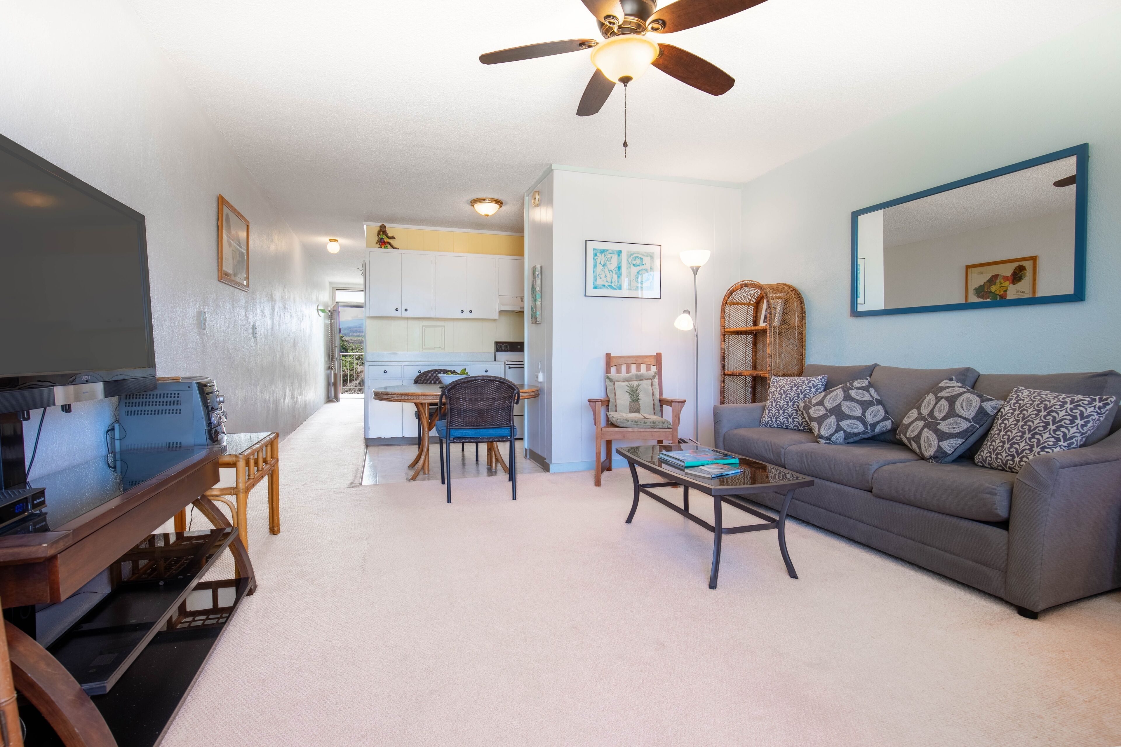 Condo, 1 Bedroom | Living area