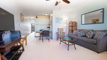 Condo, 1 Bedroom | Living area