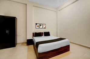 Desk, laptop workspace, free WiFi