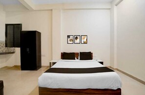 Deluxe Double Room, City View | Desk, laptop workspace, free WiFi