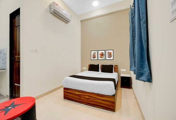 Habitación doble Deluxe, vista a la ciudad | Escritorio, espacio para trabajar con laptop y wifi gratis 