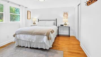 3 chambres, bureau, Wi-Fi gratuit, draps fournis