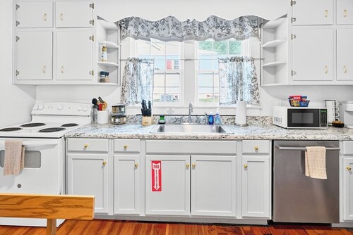 Walking Distance to Casino! Cozy stay in prime location!