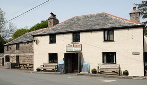 Exterior - Rising Sun Inn - Rough Tor (Altarnun)