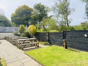 Outdoor dining - Rising Sun Inn - Rough Tor (Altarnun)